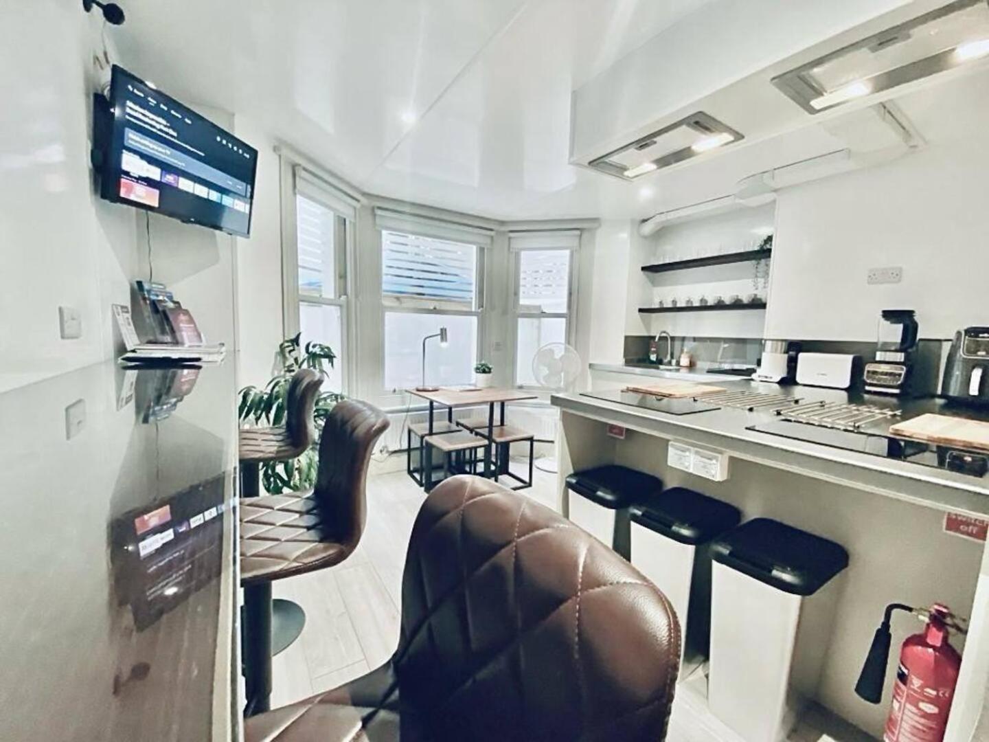 Apt 11 Seaside Serenity Chic Studio Steps To Beach Brighton Екстер'єр фото